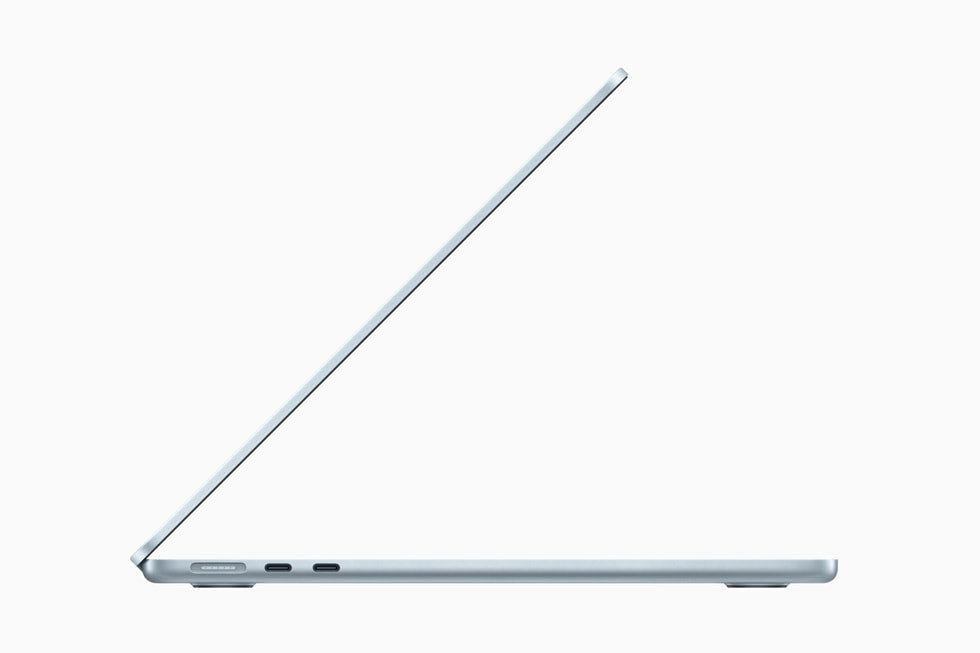 Refurbished (Premium) - Apple MacBook Air (2025) 13.6-inch (French Canadian Keyboard)