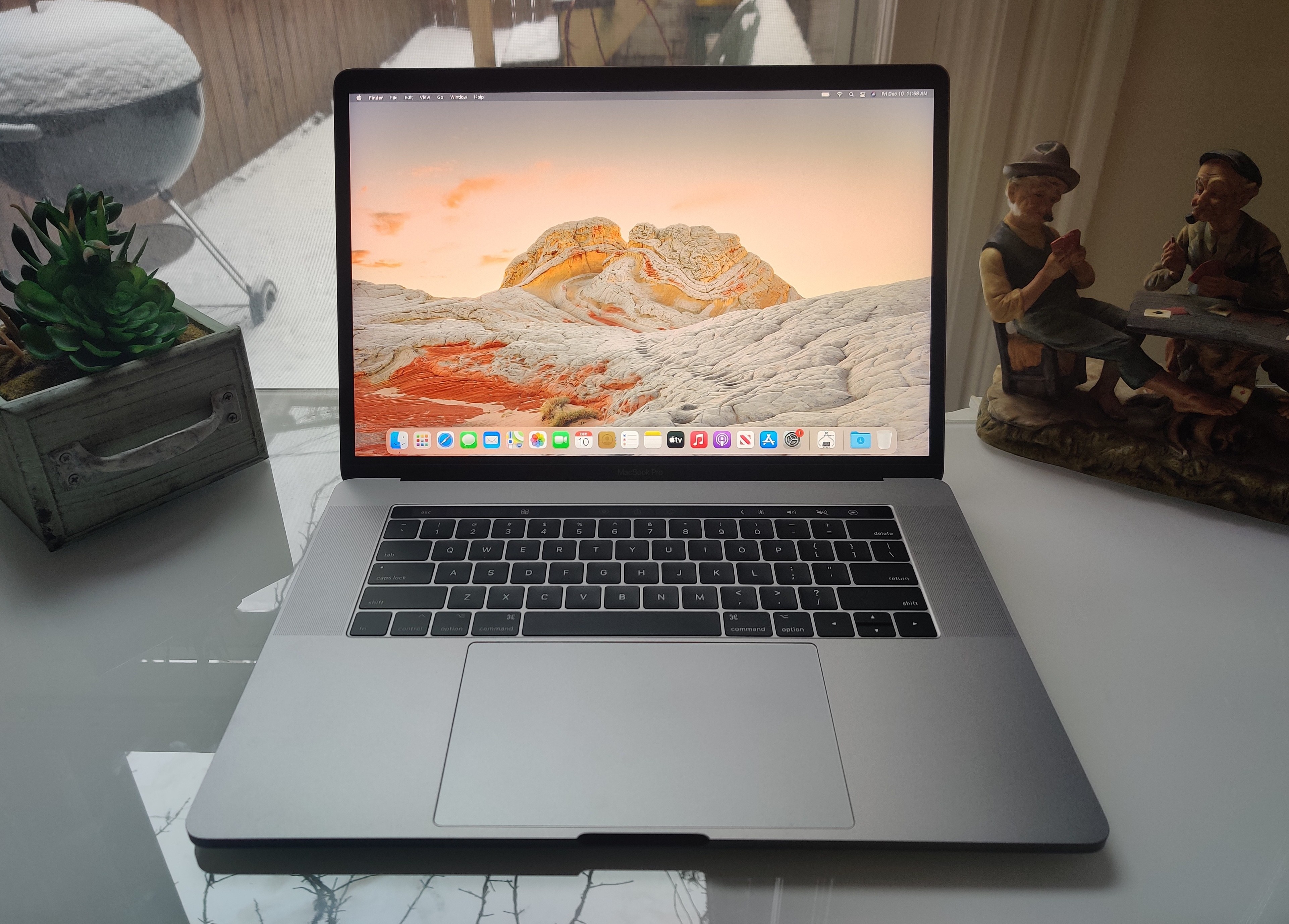 MacBook Pro (15-inch, TouchBar, 2018) (i7, 16GB, 512GB) – Price