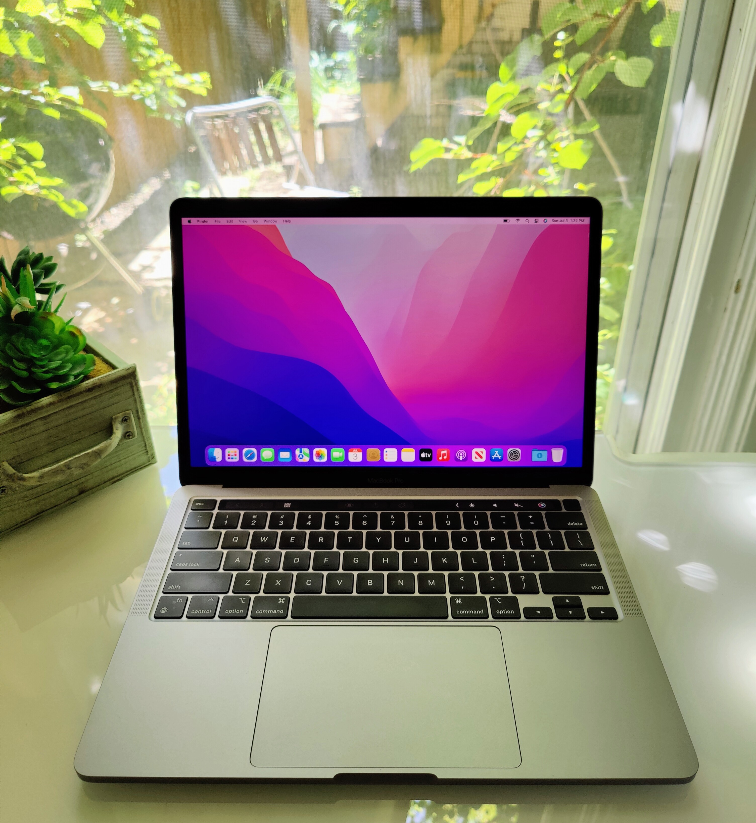 MacBook Pro (13-inch, 2020) (i7, 32GB, 512GB) | Price Slice Canada